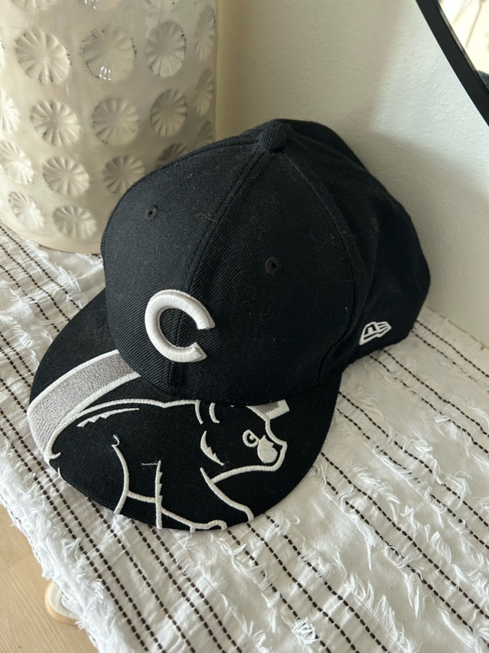 Special Edition New Era 59FIFTY Chicago Cubs Black Fitted Hat Size 8